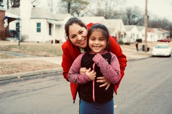 Portrait of Erika and Alison from the Photostories by Humans of St. Louis. View the MICA Project case study.